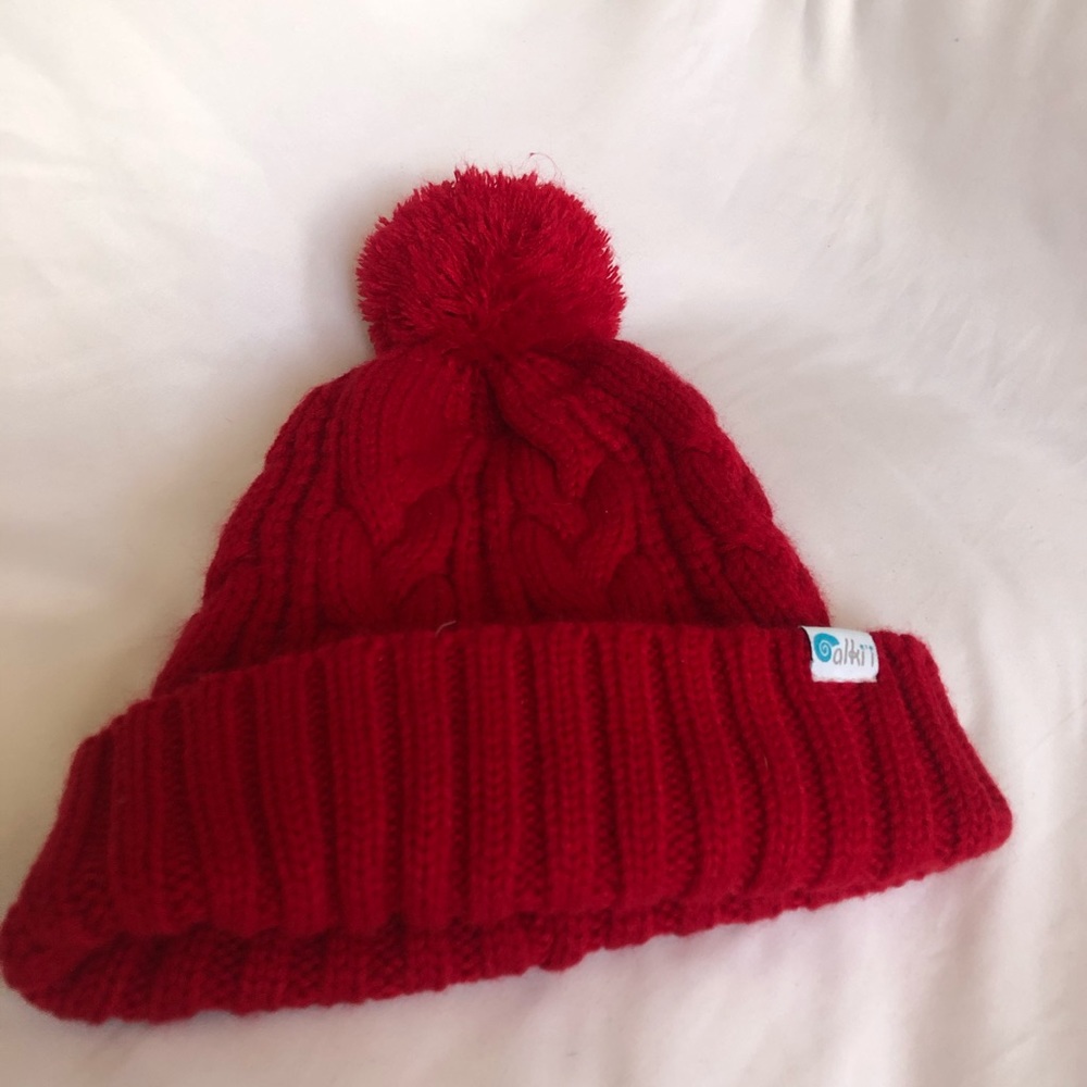 Alki’i red beanie